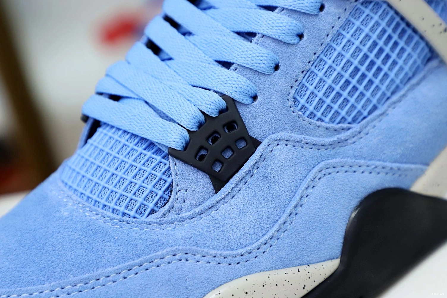 JORDAN 4 UNIVERSITY BLUE AIR 0928